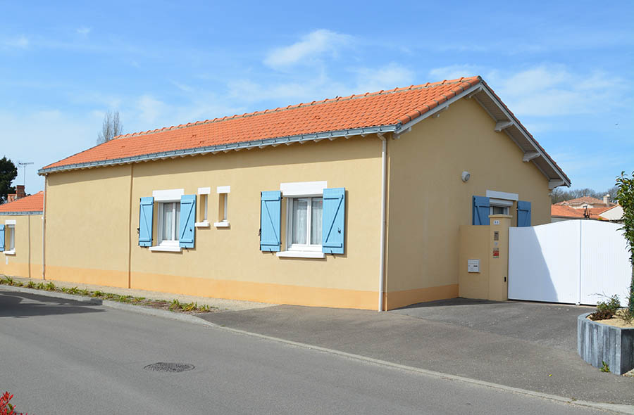 Quelles sont les différences entre un crépi et un enduit de façade pour  sublimer vos maisons ? - La Maison Des Travaux